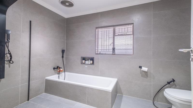 3 Bedroom Property for Sale in Glenlilly Western Cape